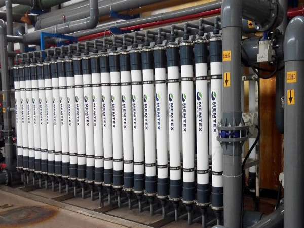 50噸/時超濾設備係統 50噸/時超濾設備係統